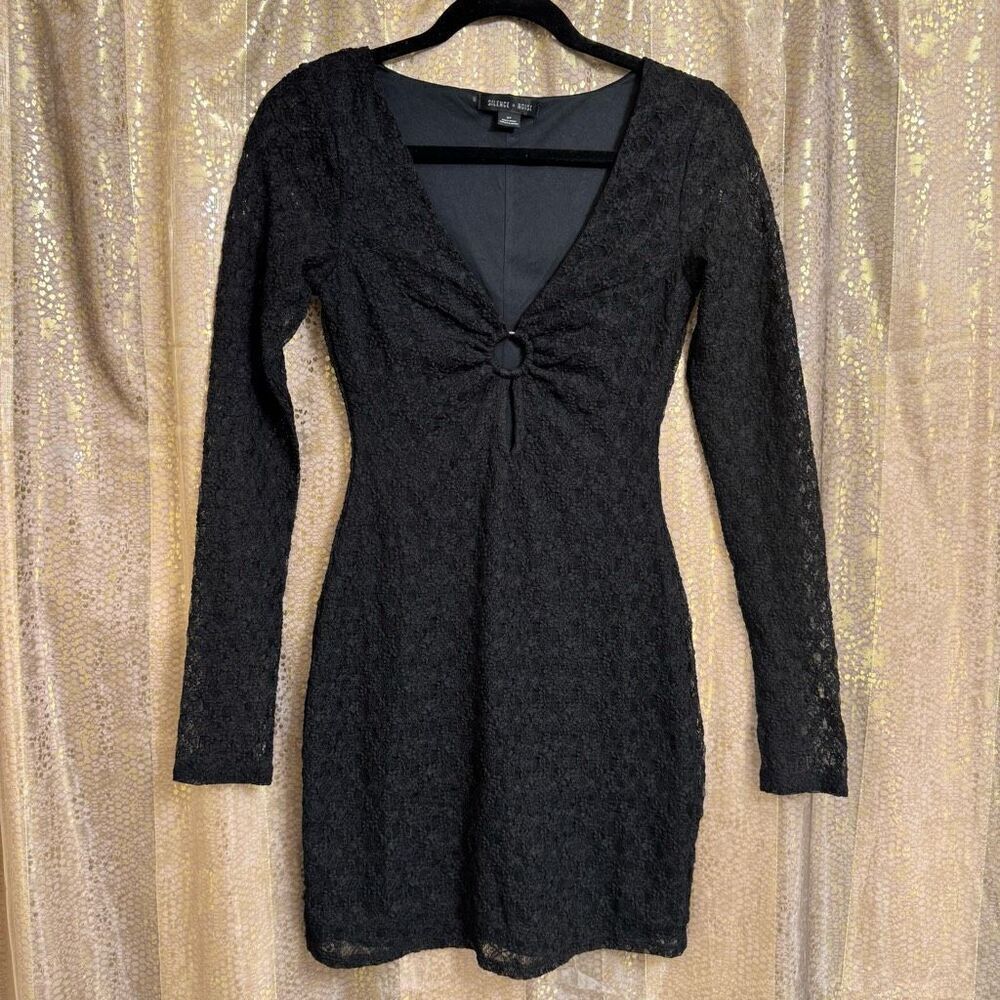 Urban Outfitters Silence + Noise Bella Black Lace Key-Hole Mini Dress Small NWOT